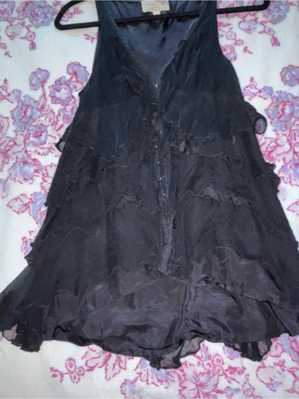 Elizabeth and James Sleeveless Top
Size S - Picture 5 of 7